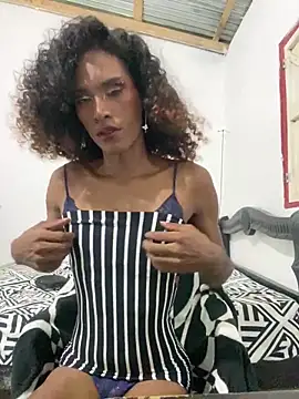 Snapshot of lau_sil chatting on February 2026 10:03:02 PM lau sil online show from February 2026 10:03:02 PM