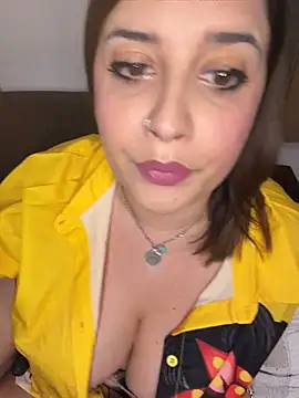 Snapshot of Novababy18 chatting on May 2026 09:31:02 PM Novababy18 online show from May 2026 09:31:02 PM