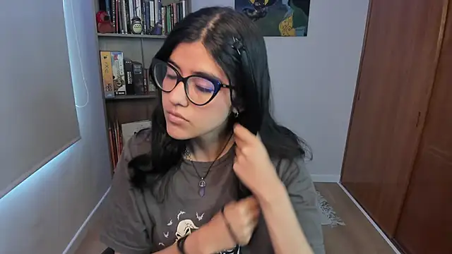 valerie  skyy online show from December 2025 11:30:02 AM