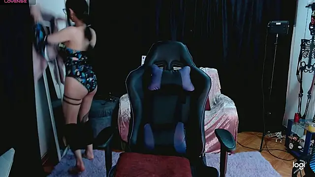 Kizzuky online show from September 2025 02:55:02 AM