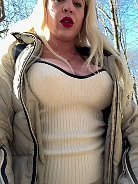 Snapshot of Kate-monroe chatting on March 2025 12:45:02 PM Kate-monroe online show from March 2025 12:45:02 PM