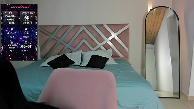 Snapshot of pamela_anderson_ chatting on January 2025 03:43:02 AM pamela anderson online show from January 2025 03:43:02 AM