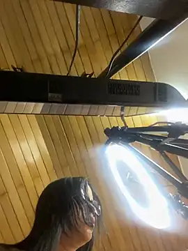 Snapshot of pamela_anderson_ chatting on February 2025 06:56:02 AM pamela anderson online show from February 2025 06:56:02 AM