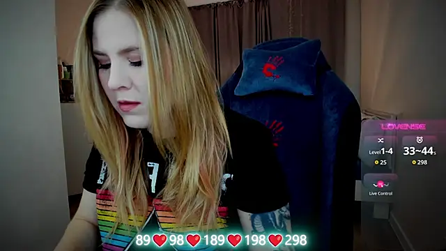 Olivia Munk online show from October 2025 04:46:02 AM