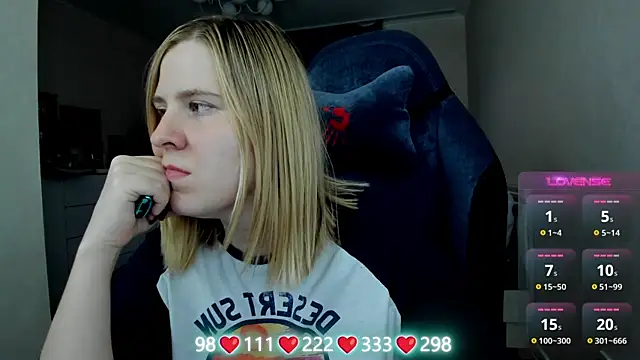 Olivia Munk online show from April 2026 04:56:02 PM