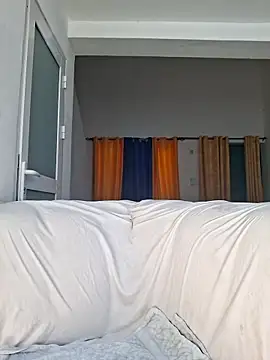 Kamdollie online show from September 2025 06:28:02 AM