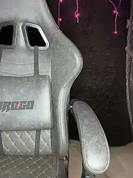 PARI Hun online show from February 2025 08:31:02 PM