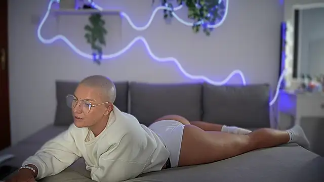 PaulinaSchubert1 online show from December 2024 03:25:02 PM