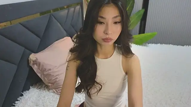 TrishaRey online show from October 2025 04:46:02 AM