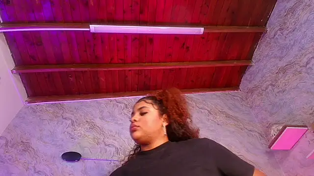 jones maddy  online show from October 2025 11:56:02 AM