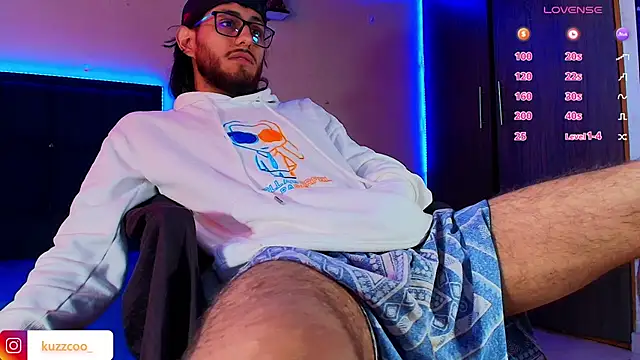 kuzzcoo online show from November 2025 03:55:01 PM