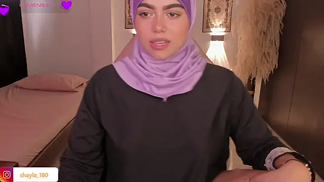 shayla 18 online show from November 2025 06:41:02 PM