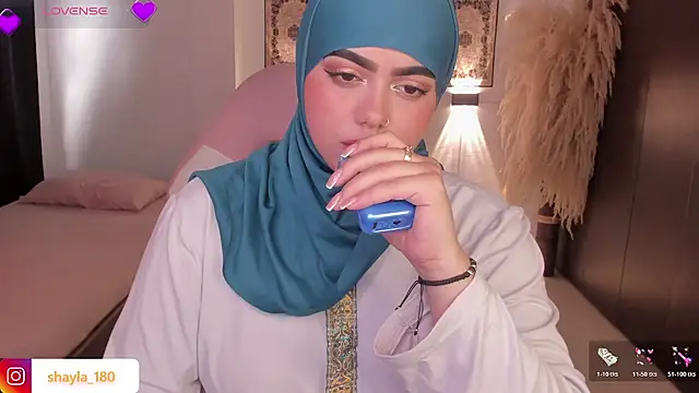 shayla 18 online show from November 2025 07:27:01 PM