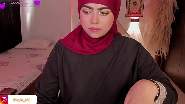 shayla 18 online show from December 2025 07:52:01 PM