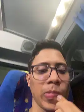Snapshot of xTommy_Steigerx chatting on September 2025 11:38:01 PM xTommy Steigerx online show from September 2025 11:38:01 PM