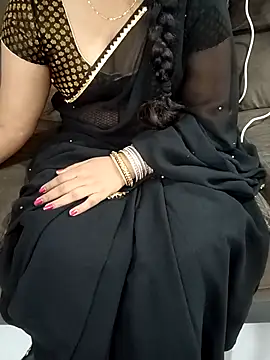 Mounika25 online show from October 2025 06:52:01 PM