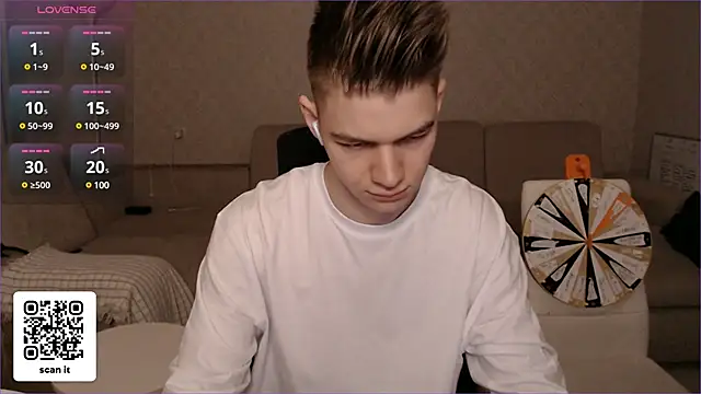 Snapshot of dantebigboi300 chatting on January 2025 10:06:01 PM dantebigboi300 online show from January 2025 10:06:01 PM