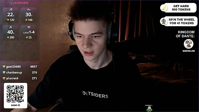 Snapshot of dantebigboi300 chatting on February 2025 09:22:01 PM dantebigboi300 online show from February 2025 09:22:01 PM