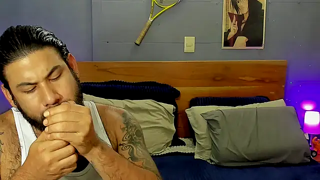 Prometeo-grizzly online show from December 2025 01:02:02 AM