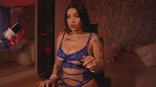 HannahW  online show from September 2025 11:48:01 AM