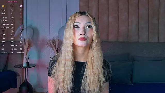 CarolReeves online show from November 2025 06:12:01 AM