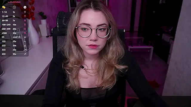 RemyCute online show from November 2025 02:09:02 PM