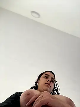 Alicia Ruiz online show from October 2025 07:44:01 PM