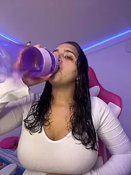 Snapshot of Alicia_Ruiz chatting on February 2026 06:04:01 PM Alicia Ruiz online show from February 2026 06:04:01 PM