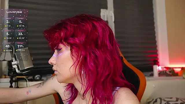 BlueCherryy online show from November 2025 06:53:02 PM