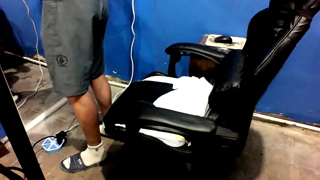 Snapshot of ElmaCannon chatting on February 2025 07:29:02 AM ElmaCannon online show from February 2025 07:29:02 AM