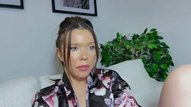Aithne online show from February 2025 11:17:01 PM