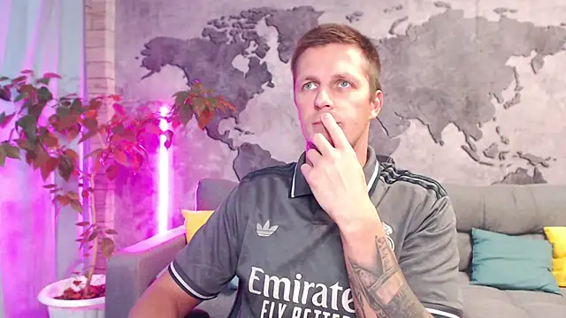 Snapshot of VikingChrisss chatting on November 2025 11:12:01 AM VikingChrisss online show from November 2025 11:12:01 AM