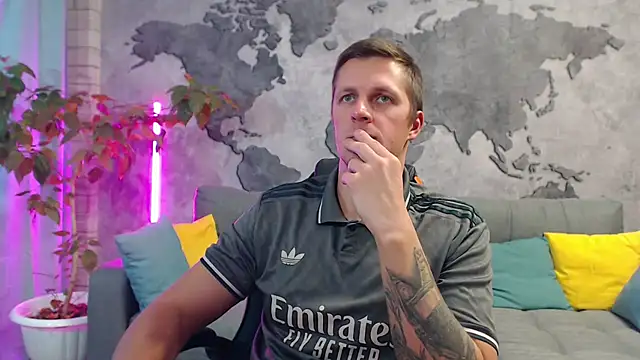 Snapshot of VikingChrisss chatting on November 2025 10:48:02 AM VikingChrisss online show from November 2025 10:48:02 AM