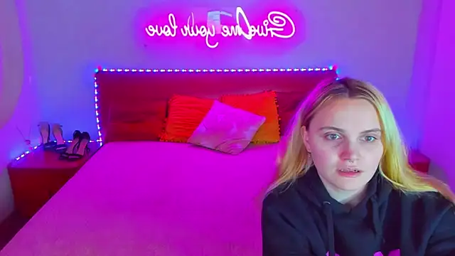 Snapshot of MagicEyess chatting on December 2024 07:19:02 AM MagicEyess online show from December 2024 07:19:02 AM