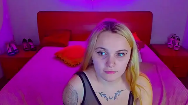 Snapshot of MagicEyess chatting on December 2024 10:55:02 AM MagicEyess online show from December 2024 10:55:02 AM