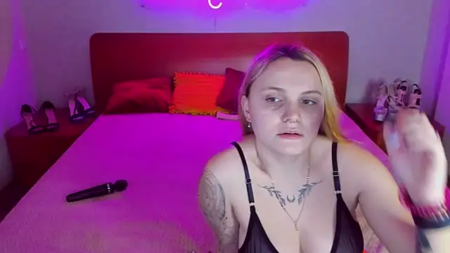 Snapshot of MagicEyess chatting on February 2025 10:37:02 AM MagicEyess online show from February 2025 10:37:02 AM