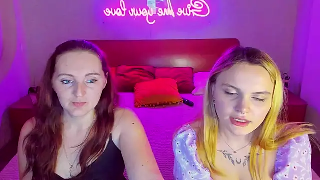 Snapshot of MagicEyess chatting on March 2025 10:43:02 AM MagicEyess online show from March 2025 10:43:02 AM