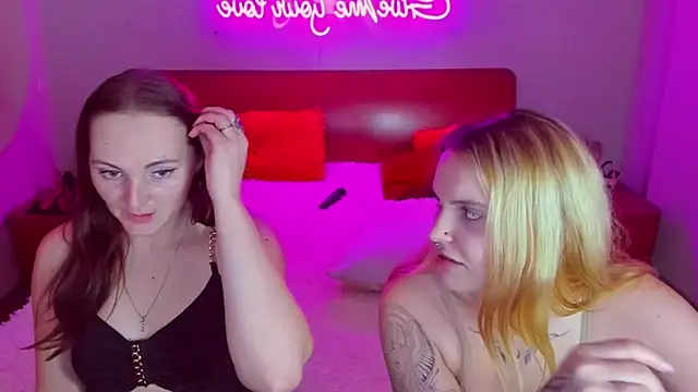 Snapshot of MagicEyess chatting on March 2025 01:45:01 PM MagicEyess online show from March 2025 01:45:01 PM