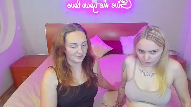 Snapshot of MagicEyess chatting on November 2025 06:43:02 PM MagicEyess online show from November 2025 06:43:02 PM