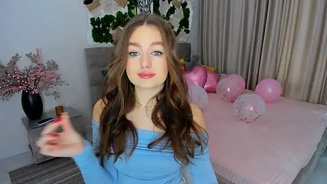 MiracleCurly online show from February 2025 10:17:02 AM