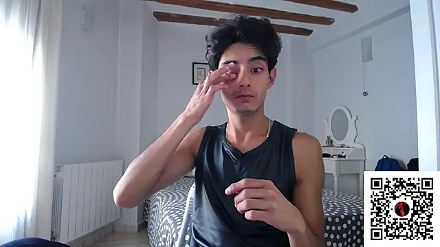 MagnoZaniah online show from October 2025 03:11:02 PM