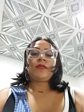 Snapshot of Cristel_Shop chatting on December 2024 07:04:02 PM Cristel Shop online show from December 2024 07:04:02 PM