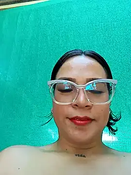 Snapshot of Cristel_Shop chatting on December 2024 07:19:02 PM Cristel Shop online show from December 2024 07:19:02 PM