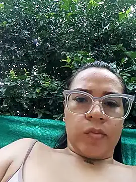 Snapshot of Cristel_Shop chatting on December 2024 01:08:02 PM Cristel Shop online show from December 2024 01:08:02 PM