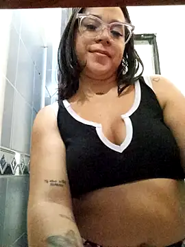 Snapshot of Cristel_Shop chatting on January 2025 08:28:01 PM Cristel Shop online show from January 2025 08:28:01 PM