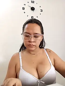 Snapshot of Cristel_Shop chatting on February 2025 06:59:01 PM Cristel Shop online show from February 2025 06:59:01 PM