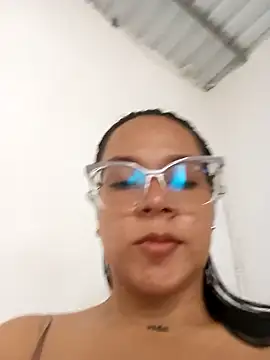 Snapshot of Cristel_Shop chatting on February 2025 08:54:02 PM Cristel Shop online show from February 2025 08:54:02 PM