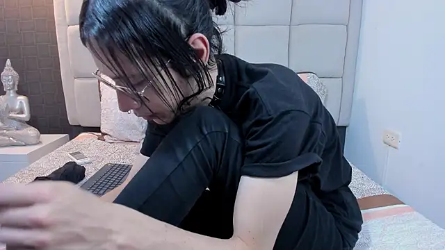 Hecatee 77 online show from February 2025 07:44:02 PM