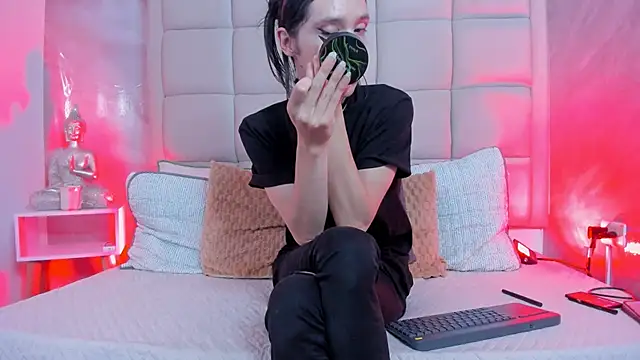 Hecatee 77 online show from November 2025 08:10:01 PM