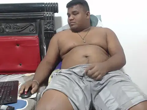 Snapshot of PONSE_LATINO chatting on October 2025 12:19:02 AM PONSE LATINO online show from October 2025 12:19:02 AM